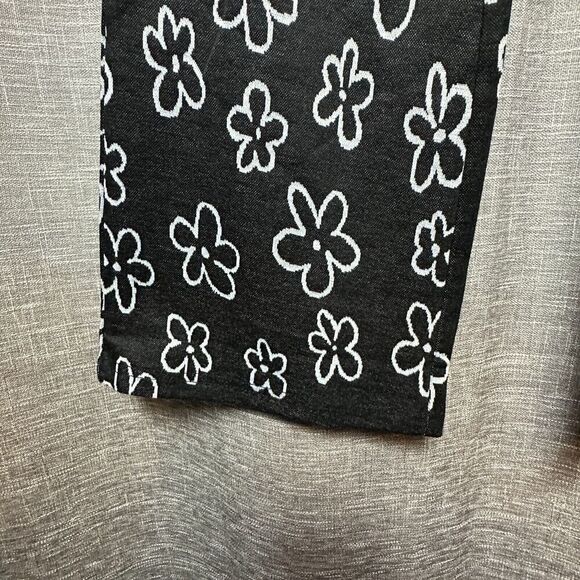 2/$30 Pretty Garbage Pull On Flare Pants Size M 70s Retro Hippie Boho Flowers - Picture 4 of 10